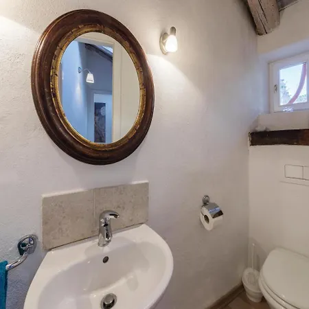 Three-bedroom Holiday In Vikendica Bale